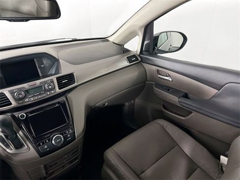 Used 2016 Honda Odyssey Touring Elite image 23