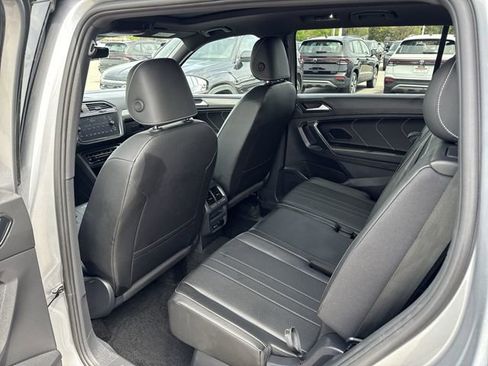 Certified 2023 Volkswagen Tiguan SE R-Line FWD image 21