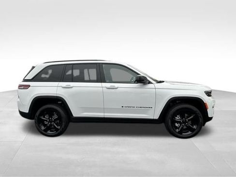 New 2025 Jeep Grand Cherokee Limited w/ Black Appearance Package AWD/4WD image 8