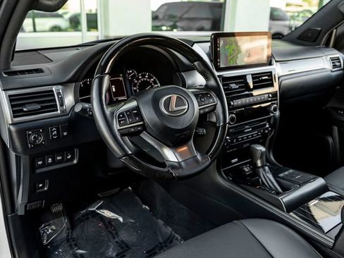 Used 2023 Lexus GX 460 Premium w/ Accessory Package AWD/4WD image 21