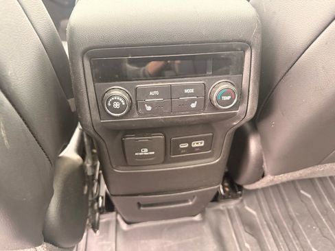 Used 2023 GMC Acadia AT4 w/ Technology Package image 19