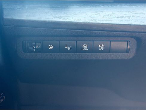 Used 2024 Nissan Ariya AWD image 17
