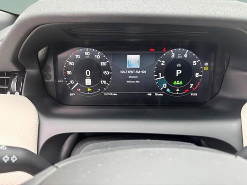 Used 2025 Land Rover Discovery Sport Dynamic SE image 19