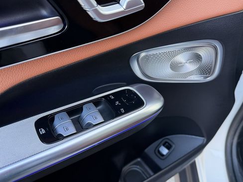 Used 2023 Mercedes-Benz GLC 300 4MATIC image 22