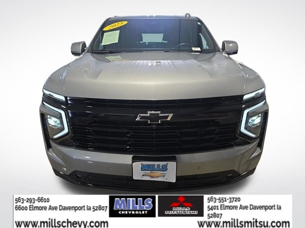 Used 2025 Chevrolet Suburban RST w/ Comfort Package AWD/4WD image 8