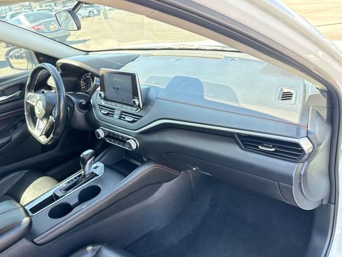 Used 2020 Nissan Altima 2.0 SR FWD image 18