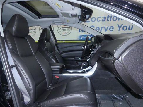 Used 2018 Acura TLX FWD image 8