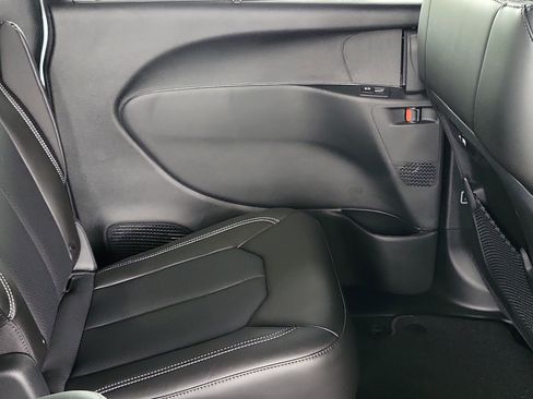 New 2026 Chrysler Pacifica Select image 13