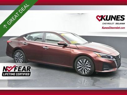 Used 2023 Nissan Altima 2.5 SV