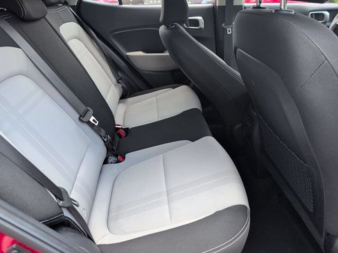 Used 2025 Hyundai Venue SEL FWD image 29