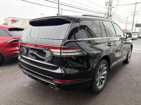 New 2026 Lincoln Aviator AWD image 3