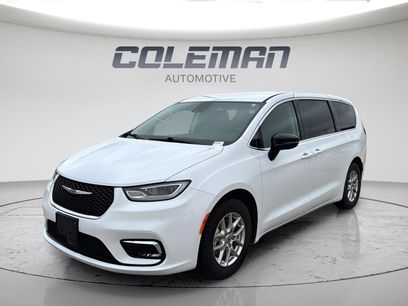 Used 2024 Chrysler Pacifica Touring-L