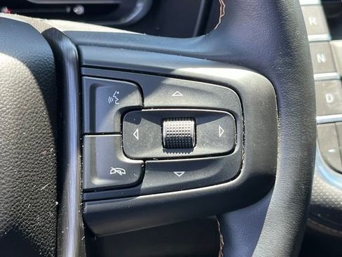 Used 2024 GMC Yukon AT4 w/ AT4 Premium Package AWD/4WD image 18