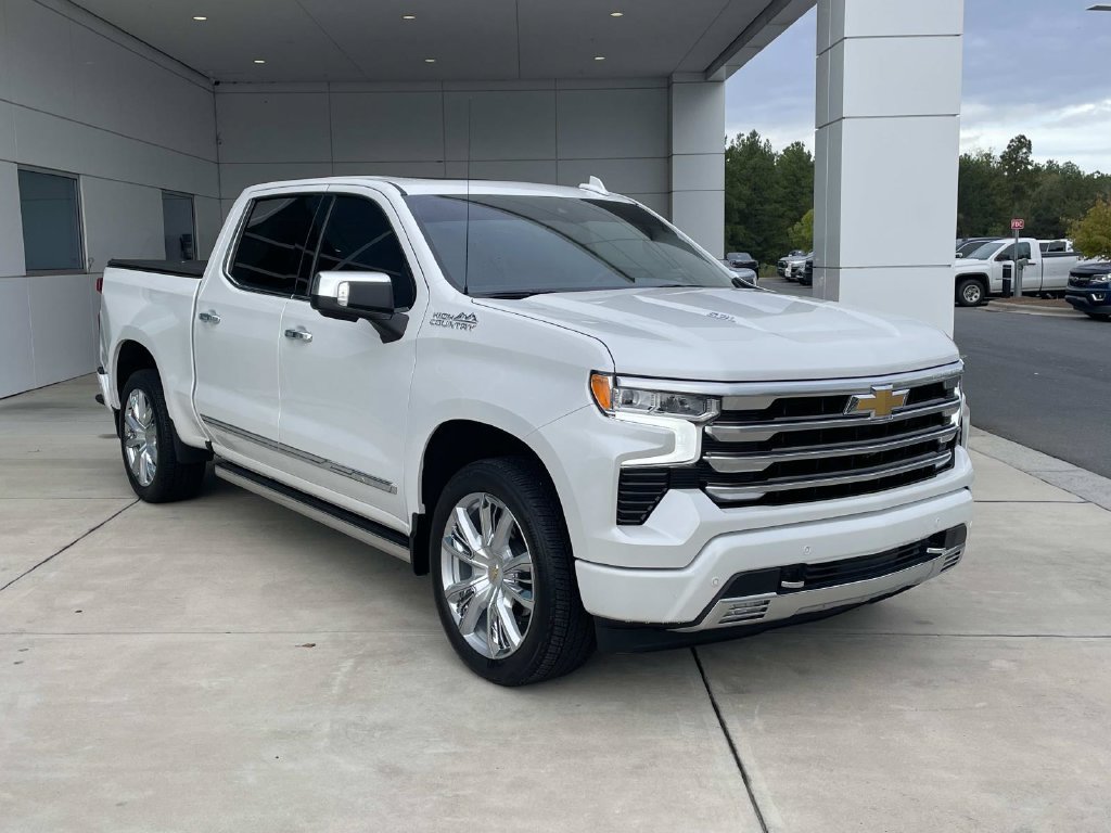 Used 2024 Chevrolet Silverado 1500 High Country AWD/4WD image 6