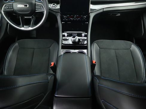 Used 2022 Jeep Grand Cherokee Trailhawk w/ Advanced Protech Group II image 17