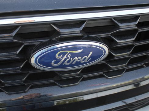 Used 2023 Ford Escape ST-Line w/ Tech Pack #1 AWD/4WD image 9