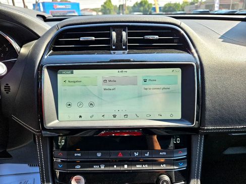 Used 2019 Jaguar F-PACE R-Sport image 21