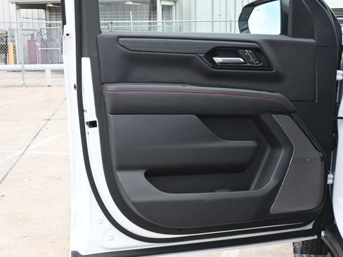 Used 2026 GMC Yukon AT4 Ultimate AWD/4WD image 19