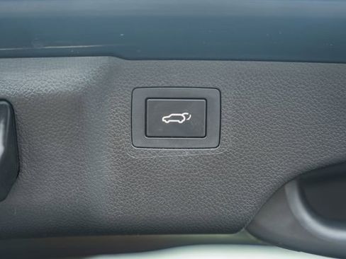 Used 2017 Hyundai Santa Fe Limited FWD image 14