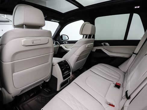 New 2026 BMW X5 xDrive40i w/ M Sport Package AWD/4WD image 21