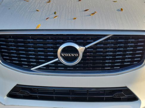 Used 2020 Volvo XC60 T5 R-Design image 10