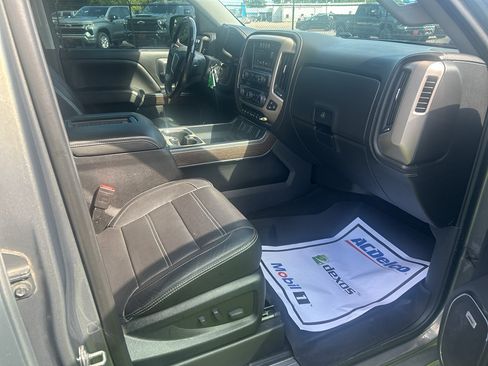 Used 2018 GMC Sierra 1500 Denali AWD/4WD image 19