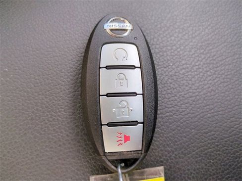 Used 2020 Nissan Kicks SR w/ SR Premium Package image 34