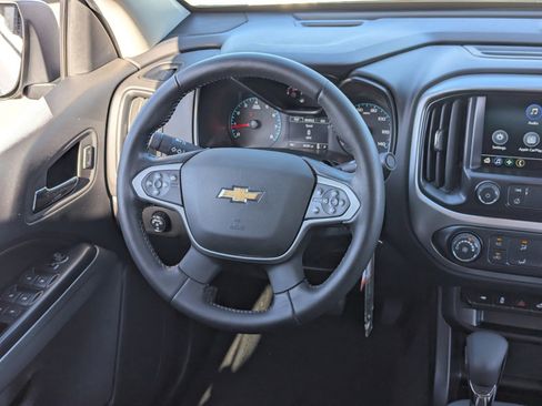 Used 2022 Chevrolet Colorado LT w/ Safety Package image 16