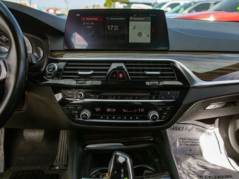 Used 2018 BMW 530i w/ Premium Package RWD image 15