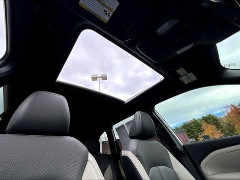 Used 2025 Subaru Forester Limited image 18