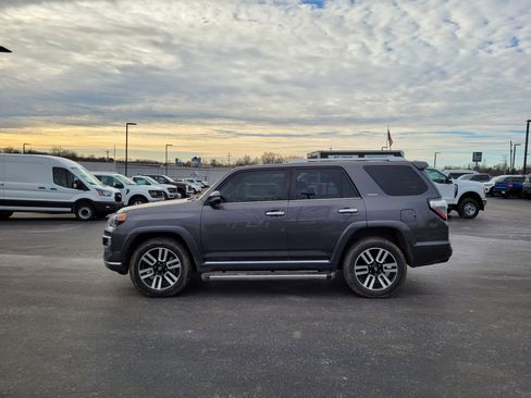 Used 2015 Toyota 4Runner Limited image 7