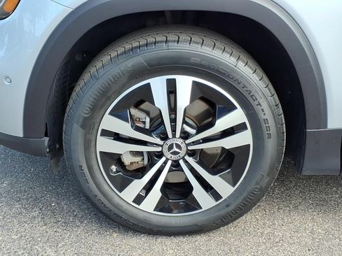 Used 2025 Mercedes-Benz GLB 250 4MATIC image 10