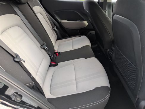 Used 2025 Hyundai Venue SEL FWD image 29