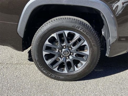 Used 2023 Toyota Tundra Limited image 8