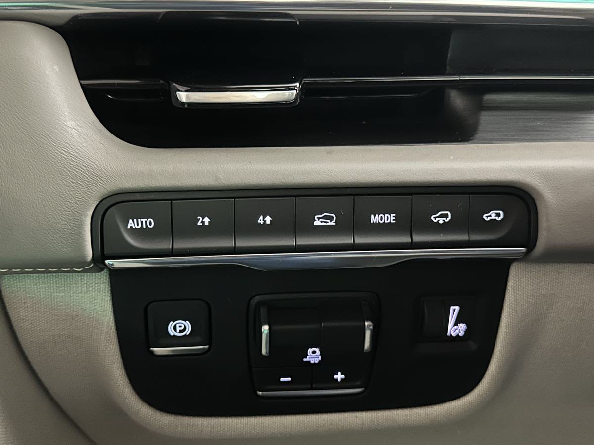 Used 2021 Cadillac Escalade ESV Sport Platinum AWD/4WD image 50