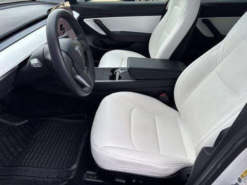 Used 2020 Tesla Model 3 Standard Range Plus RWD image 11