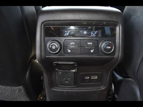 Used 2022 GMC Acadia Denali w/ Denali Ultimate Package image 14