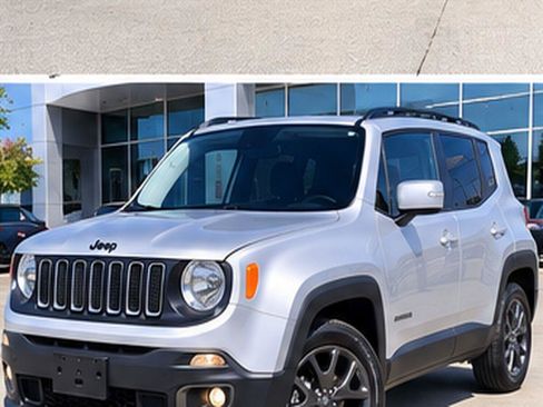 Used 2018 Jeep Renegade Altitude FWD image 8
