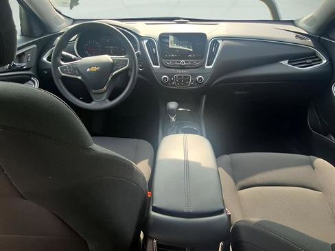 Certified 2025 Chevrolet Malibu LT image 12