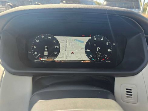 Used 2025 Land Rover Discovery S AWD/4WD image 28