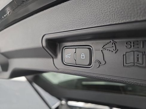 Used 2023 Ford Explorer XLT w/ Equipment Group 202A image 44