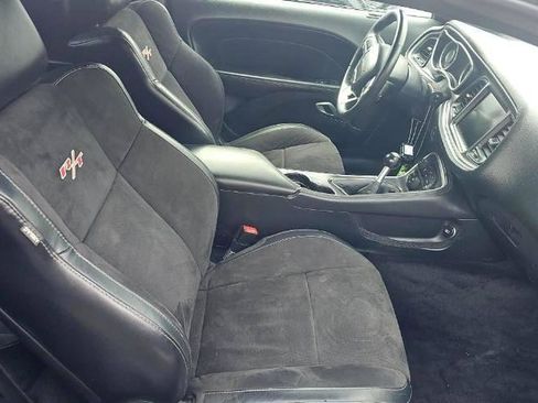 Used 2015 Dodge Challenger R/T Plus RWD image 9