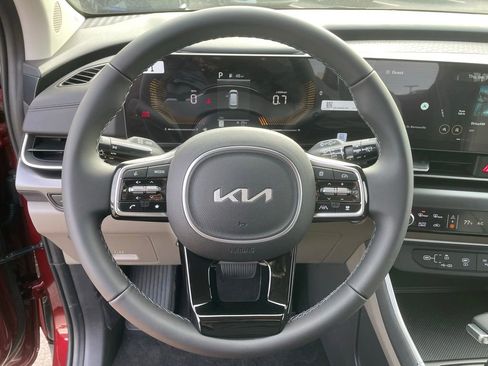 New 2026 Kia Carnival FWD image 11