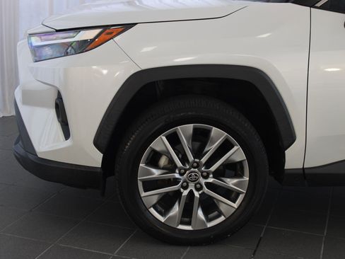 Used 2023 Toyota RAV4 XLE Premium image 11