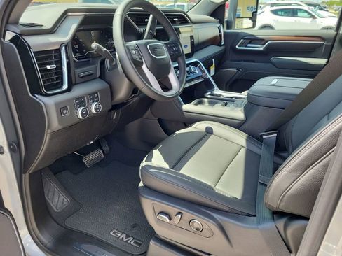 New 2025 GMC Sierra 2500 Denali w/ Denali Reserve Package image 13