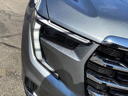 Used 2025 GMC Acadia Elevation image 23