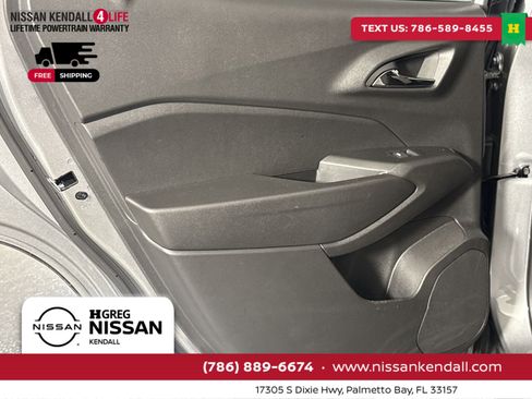 Used 2025 Chevrolet Trax LS image 33