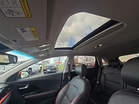 Used 2020 Kia Niro FWD image 15