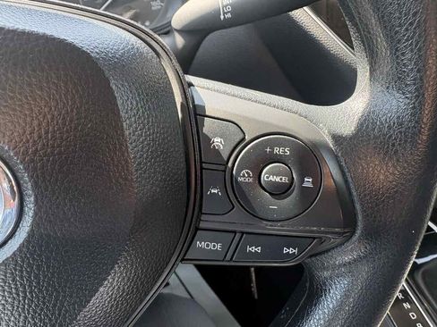 Used 2025 Toyota Corolla LE FWD image 19