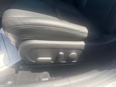 Used 2024 Hyundai Kona Limited AWD/4WD image 14